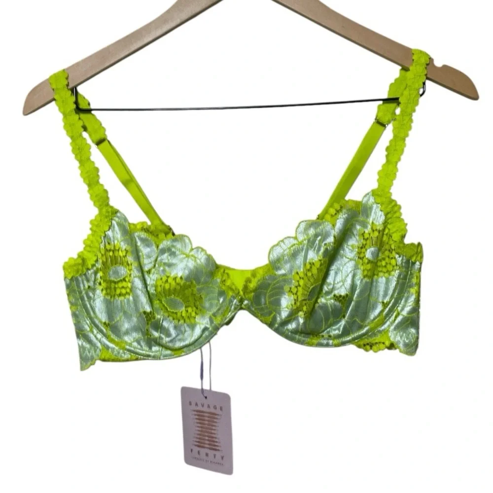 SAVAGE X FENTY PERFECT POPPIES UNLINED LACE DEMI BRA